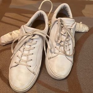 EUC TOMS sz 8